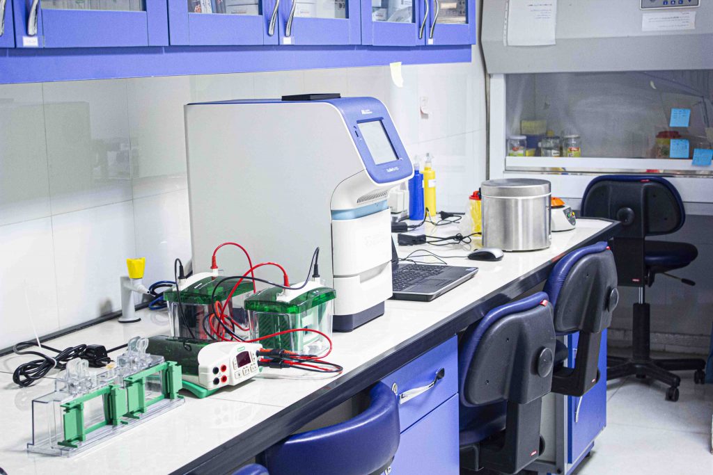 pcr و sds page آزمایشگاه ژنیران