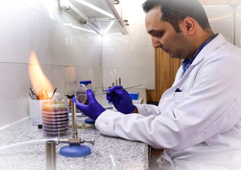 تقویت رزومه آزمایشگاهی با خدمات پروژه