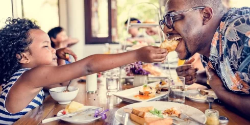 خانواده و عزیزان شما مسیر کاهش وزنتان را خراب می‌کنند!