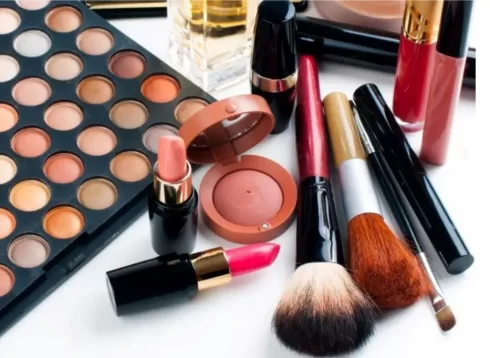 ترکیبات سمی موجود در لوازم آرایشی و بهداشتی
