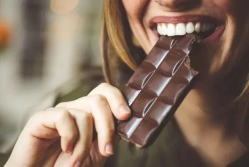 خوردن شکلات