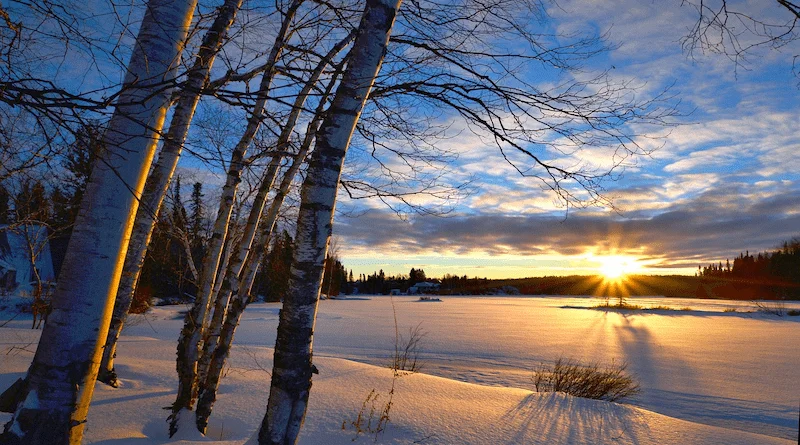 نور خورشید و یخ و برف