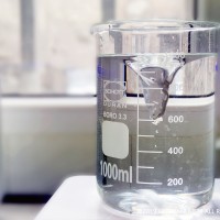 بشر ظرف استوانه ای است که از آن برای تهیه محلول های آزمایشگاهی استفاده میشود. بشر