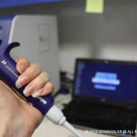 سمپلر یا میکروپیپت ابزایست که برای برداشتن مقادیر کمی از هر ماده استفاده میشود. سمپلر